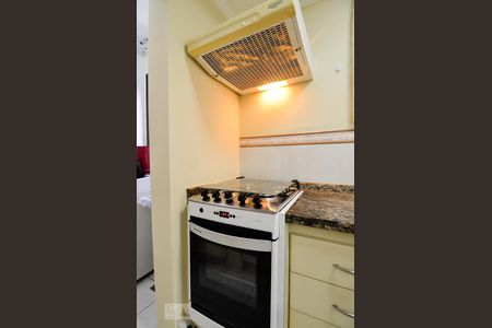 Cozinha de apartamento para alugar com 1 quarto, 72m² em Cambuí, Campinas