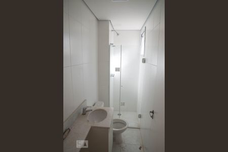 Banheiro social  de apartamento para alugar com 2 quartos, 51m² em Vila Guilherme, São Paulo