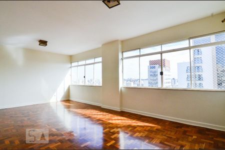 Sala de apartamento para alugar com 4 quartos, 130m² em Centro, Campinas