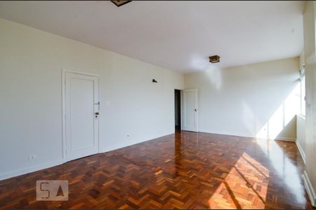 Sala de apartamento para alugar com 4 quartos, 130m² em Centro, Campinas