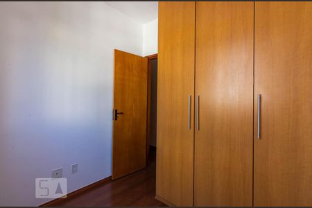 Quarto 2 de apartamento para alugar com 3 quartos, 80m² em Sion, Belo Horizonte