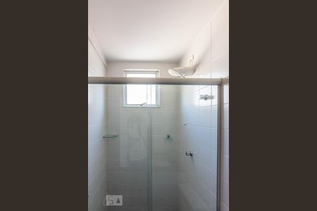 Chuveiro Banheiro Social de apartamento para alugar com 3 quartos, 80m² em Sion, Belo Horizonte