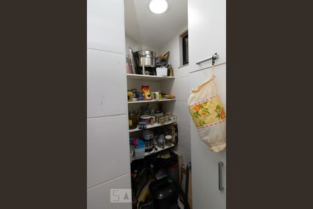 Apartamento à venda com 75m², 2 quartos e 2 vagasDespensa 