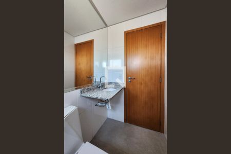 Apartamento à venda com 70m², 3 quartos e 2 vagas Apartamento à venda com 70m², 3 quartos e 2 vagasBanheiro da Suíte