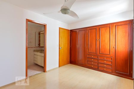 Suíte de apartamento para alugar com 3 quartos, 112m² em Vila Madalena, São Paulo