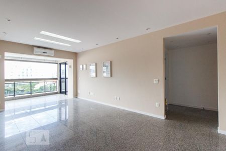 Sala de apartamento para alugar com 2 quartos, 105m² em Barra da Tijuca, Rio de Janeiro