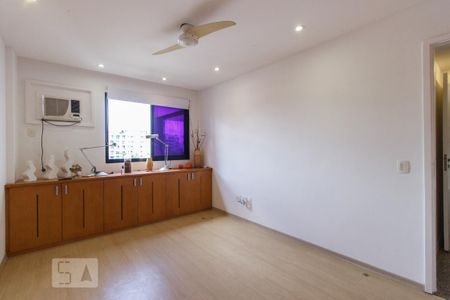 Suíte de apartamento para alugar com 2 quartos, 105m² em Barra da Tijuca, Rio de Janeiro
