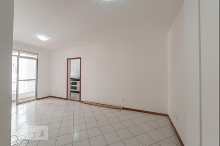 Sala de apartamento para alugar com 2 quartos, 70m² em Praia Comprida, São José