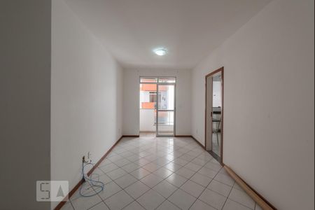 Sala de apartamento para alugar com 2 quartos, 70m² em Praia Comprida, São José