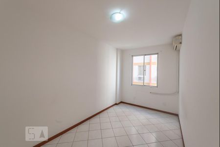 Quarto 2 de apartamento para alugar com 2 quartos, 70m² em Praia Comprida, São José