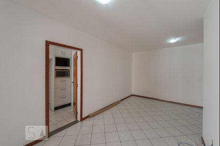 Sala de apartamento para alugar com 2 quartos, 70m² em Praia Comprida, São José