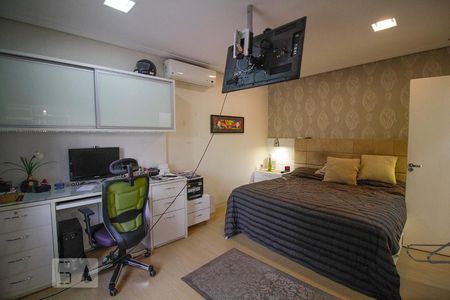 Casa à venda com 500m², 7 quartos e 3 vagas Casa à venda com 500m², 7 quartos e 3 vagasSuíte