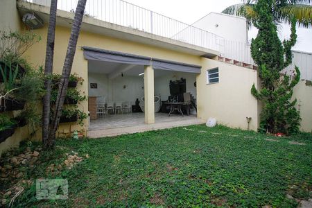 Casa à venda com 500m², 7 quartos e 3 vagas Casa à venda com 500m², 7 quartos e 3 vagasQuintal