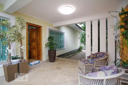 Entrada de casa à venda com 7 quartos, 500m² em Alto da Lapa, São Paulo