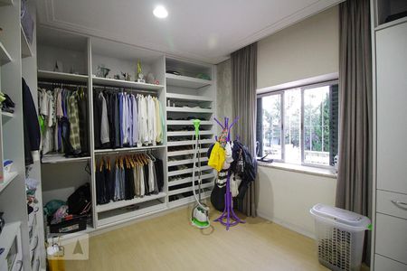 Casa à venda com 500m², 7 quartos e 3 vagas Casa à venda com 500m², 7 quartos e 3 vagasQuarto 3