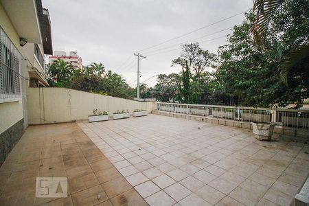 Varanda de casa à venda com 7 quartos, 500m² em Alto da Lapa, São Paulo