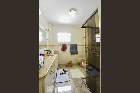 Apartamento à venda com 340m², 4 quartos e 2 vagas Apartamento à venda com 340m², 4 quartos e 2 vagasBanheiro Suíte 01