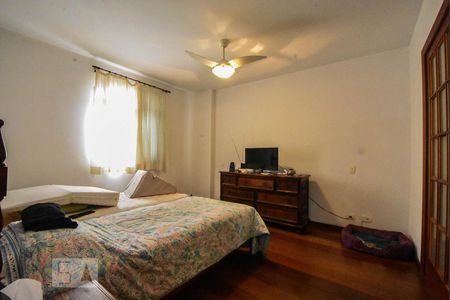 Apartamento à venda com 340m², 4 quartos e 2 vagas Apartamento à venda com 340m², 4 quartos e 2 vagasSuíte 01