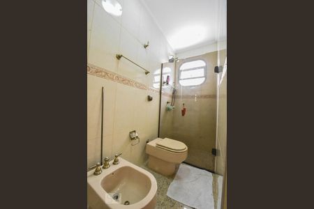 Apartamento à venda com 340m², 4 quartos e 2 vagas Apartamento à venda com 340m², 4 quartos e 2 vagasBanheiro Suíte 02