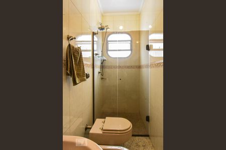 Apartamento à venda com 340m², 4 quartos e 2 vagas Apartamento à venda com 340m², 4 quartos e 2 vagasBanheiro 01