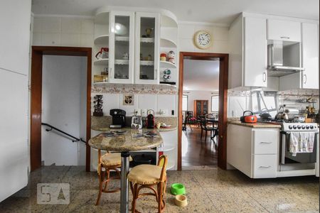 Apartamento à venda com 340m², 4 quartos e 2 vagas Apartamento à venda com 340m², 4 quartos e 2 vagasCozinha