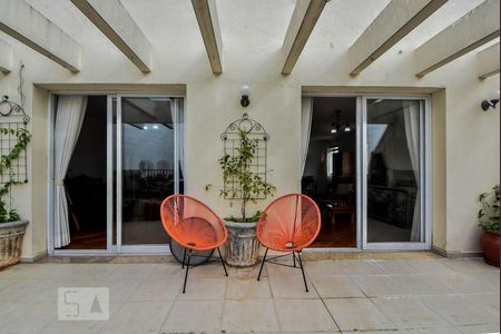 Apartamento à venda com 340m², 4 quartos e 2 vagas Apartamento à venda com 340m², 4 quartos e 2 vagasVaranda gourmet