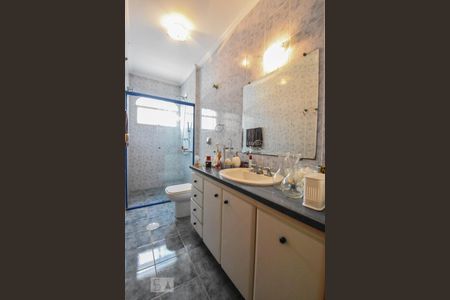 Apartamento à venda com 340m², 4 quartos e 2 vagas Apartamento à venda com 340m², 4 quartos e 2 vagasBanheiro 03