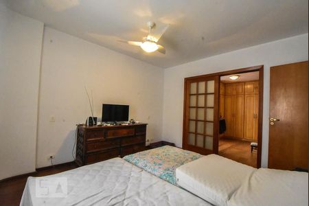 Apartamento à venda com 340m², 4 quartos e 2 vagas Apartamento à venda com 340m², 4 quartos e 2 vagasSuíte 01
