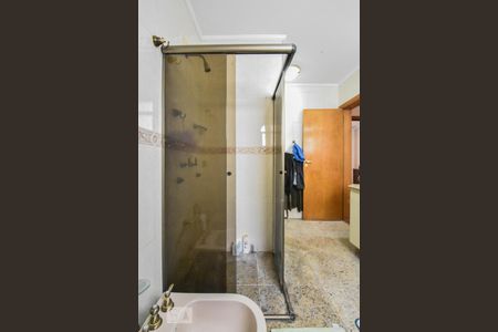 Apartamento à venda com 340m², 4 quartos e 2 vagas Apartamento à venda com 340m², 4 quartos e 2 vagasBanheiro Suíte 01