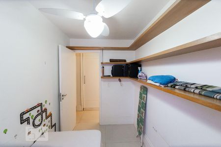 Quarto de apartamento para alugar com 3 quartos, 85m² em Recreio dos Bandeirantes, Rio de Janeiro
