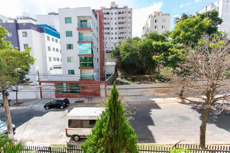 Sala de apartamento para alugar com 3 quartos, 96m² em Manacás, Belo Horizonte