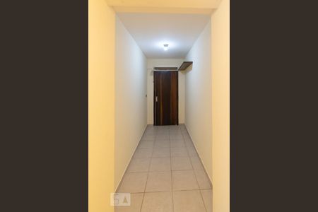 Casa à venda com 180m², 2 quartos e 2 vagasCorredor de Serviço