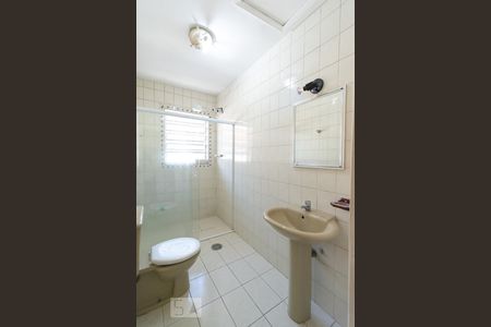 Casa à venda com 180m², 2 quartos e 2 vagasBanheiro Social