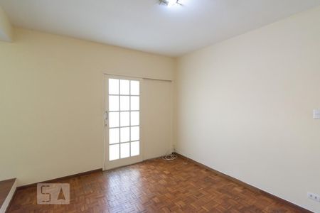 Casa à venda com 180m², 2 quartos e 2 vagasSuíte