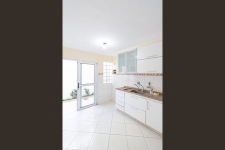 Casa à venda com 180m², 2 quartos e 2 vagasCozinha