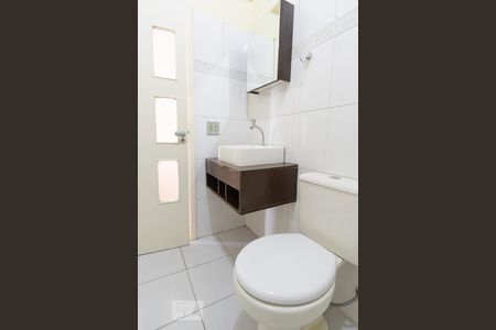 Casa à venda com 180m², 2 quartos e 2 vagasBanheiro Suíte