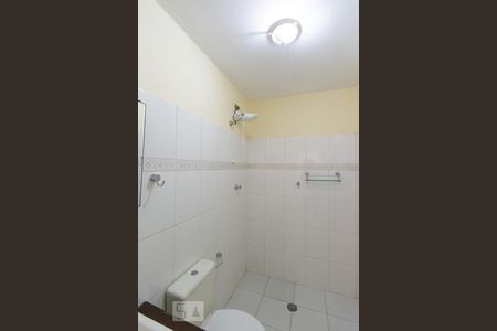 Casa à venda com 180m², 2 quartos e 2 vagasBanheiro Suíte