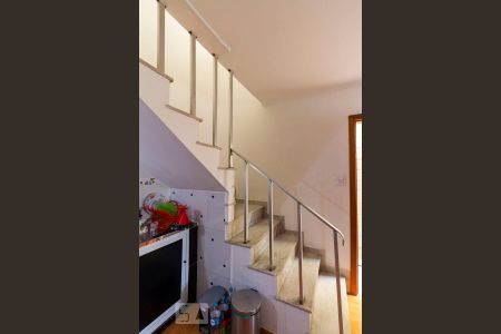 Escada de casa para alugar com 1 quarto, 55m² em Vila Parque Jabaquara, São Paulo