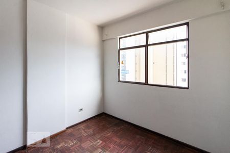 Quarto 1 de apartamento para alugar com 2 quartos, 50m² em Rebouças, Curitiba