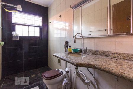 Casa à venda com 250m², 4 quartos e 2 vagasBanheiro 2