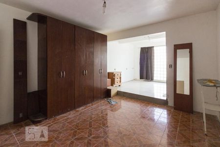 Casa à venda com 250m², 4 quartos e 2 vagasSuite