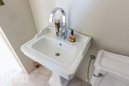 Casa à venda com 250m², 4 quartos e 2 vagasBanheiro Suite