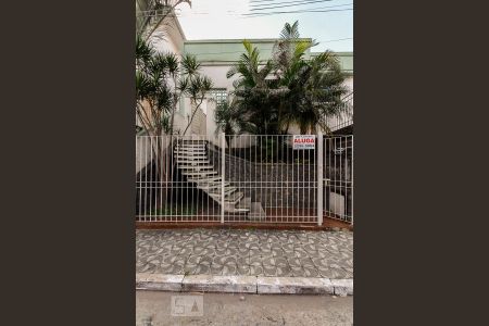 Casa para alugar com 245m², 3 quartos e 2 vagas Casa para alugar com 245m², 3 quartos e 2 vagasFachada