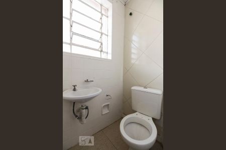 Banheiro (Edicula) de casa para alugar com 3 quartos, 245m² em Penha de França, São Paulo