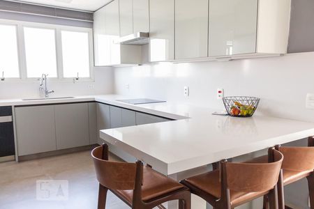 Apartamento para alugar com 200m², 4 quartos e 3 vagas Apartamento para alugar com 200m², 4 quartos e 3 vagasCozinha