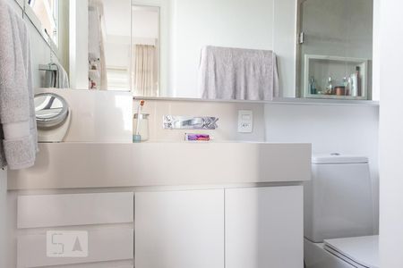 Apartamento para alugar com 200m², 4 quartos e 3 vagas Apartamento para alugar com 200m², 4 quartos e 3 vagasBanheiro