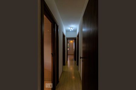 Corredor de apartamento à venda com 3 quartos, 130m² em Jardim Vila Mariana, São Paulo