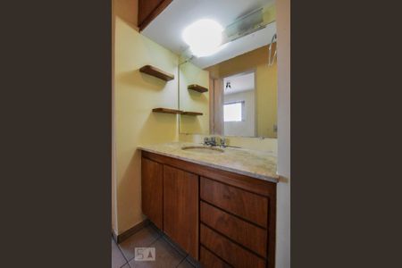 Apartamento para alugar com 72m², 2 quartos e 1 vaga Apartamento para alugar com 72m², 2 quartos e 1 vagaBanheiro