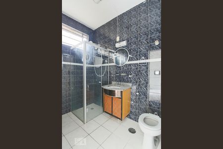 Banheiro de kitnet/studio para alugar com 1 quarto, 30m² em Centro, São Paulo