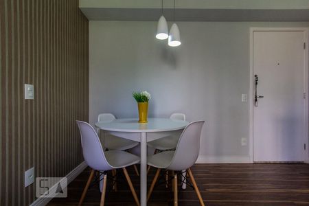 Sala de apartamento para alugar com 2 quartos, 50m² em Parque Reboucas, São Paulo